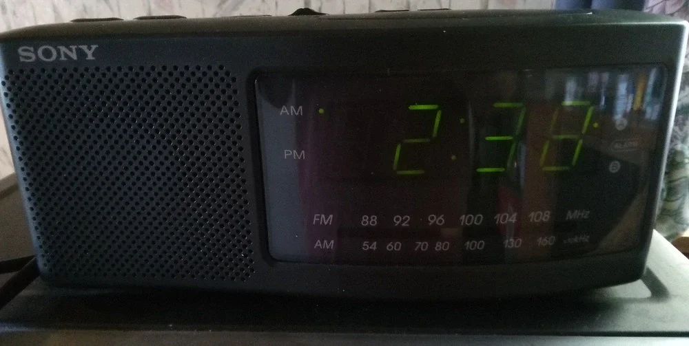 Sony Dream Machine AM/FM Alarm Clock Radio Black Model #ICF-C740 Tested Works